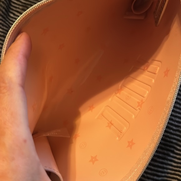 Baby Pink Dior makeup bag - Picture 5 of 7